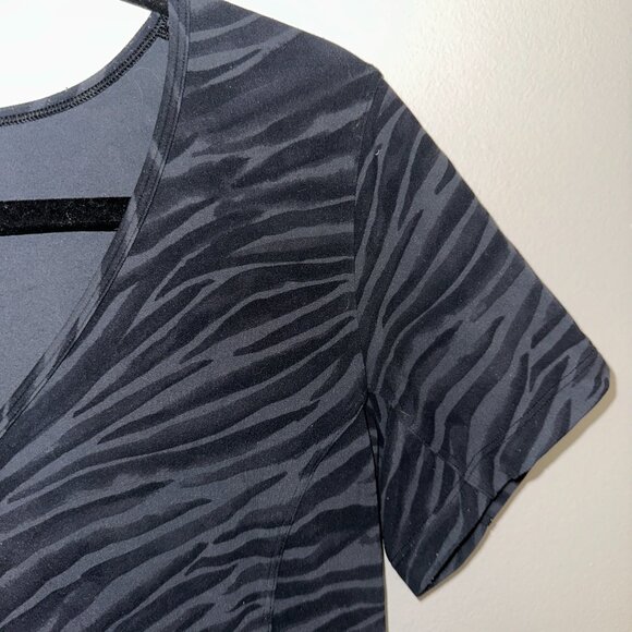 lululemon Nulu Cropped Slim Yoga Short Sleeve - Picture 3 of 11